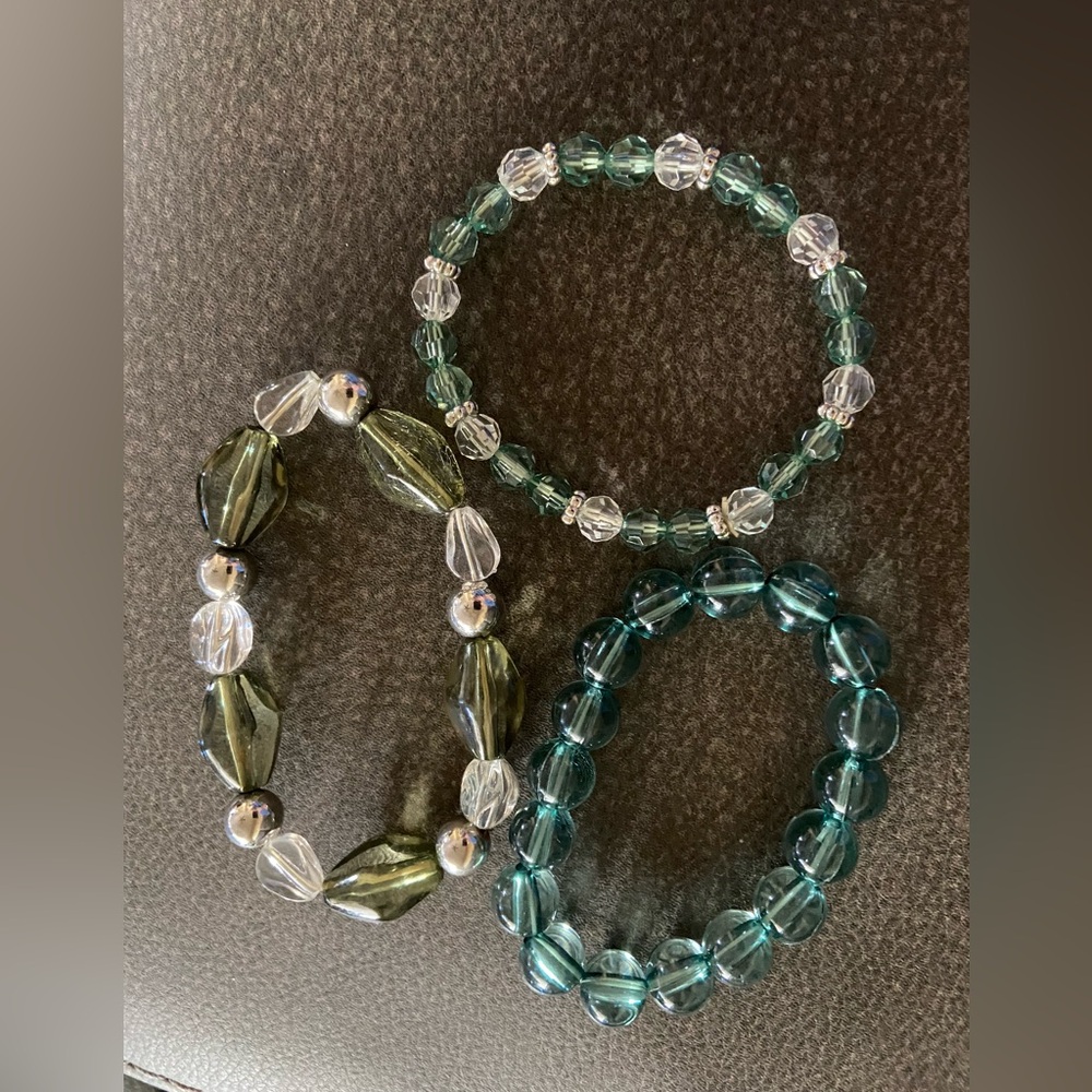 Elegant Green and Silver Beaded Bracelet group
